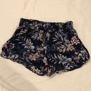 American Eagle flowy shorts
